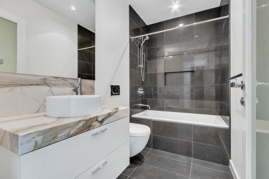 1701 277 Thurlow Street