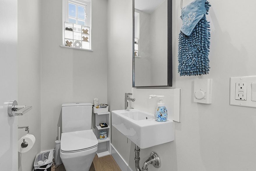 276 W 62nd Avenue