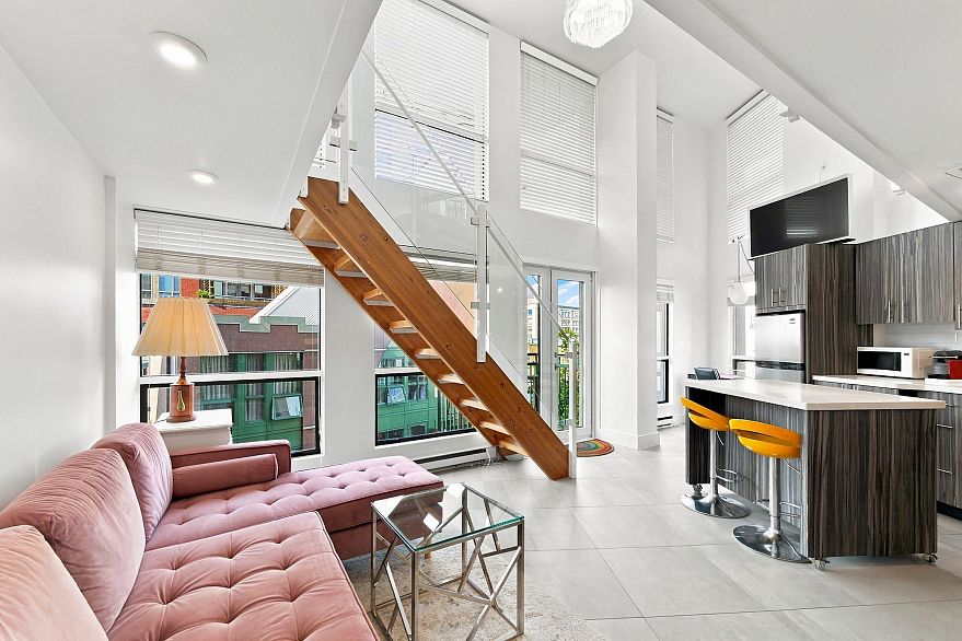 311 1 E Cordova Street