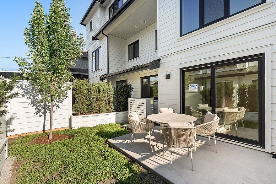 SL 3 2333 E 54th Avenue