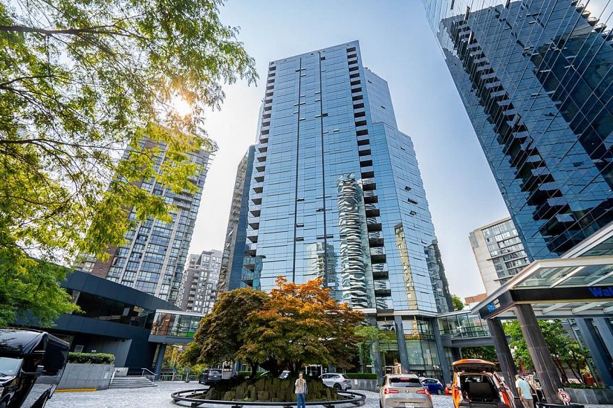 1907 1050 Burrard Street
