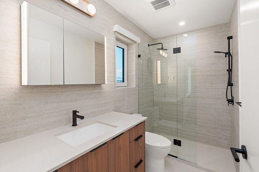 SL 3 2333 E 54th Avenue