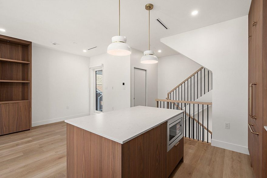 SL 3 2333 E 54th Avenue