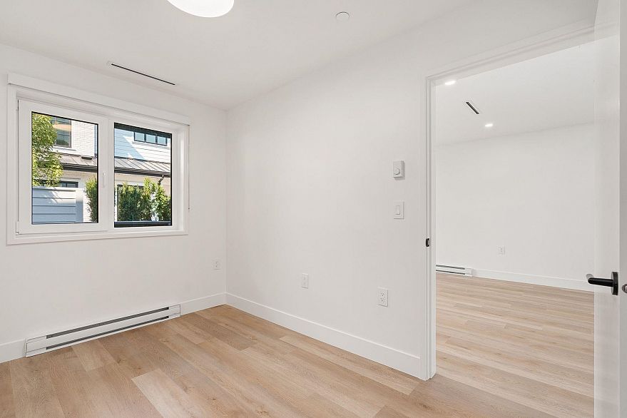 SL 3 2333 E 54th Avenue
