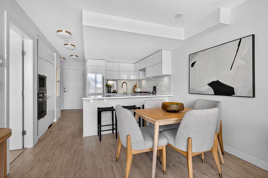 707 238 W Broadway