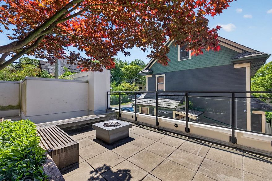 707 238 W Broadway