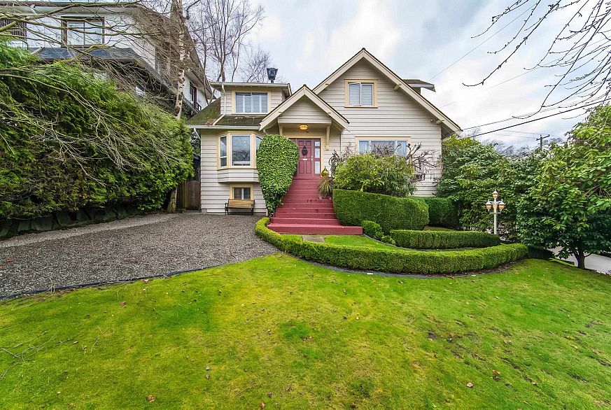 4396 Locarno Crescent