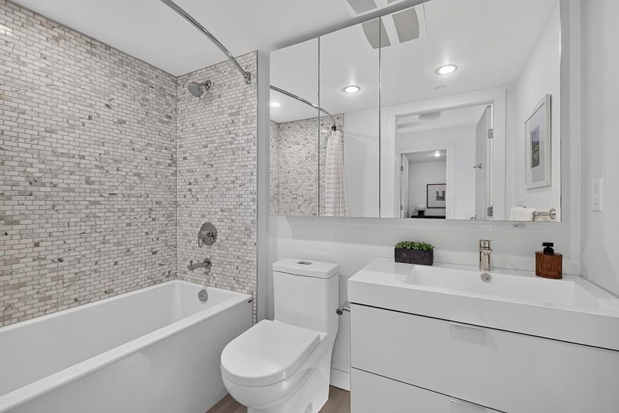 707 238 W Broadway