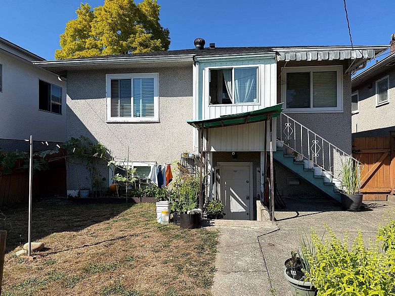 374 E 54th Avenue