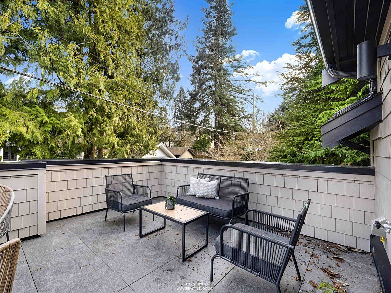 4090 Maple Crescent
