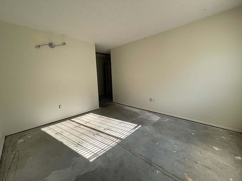 112 3901 Carrigan Court
