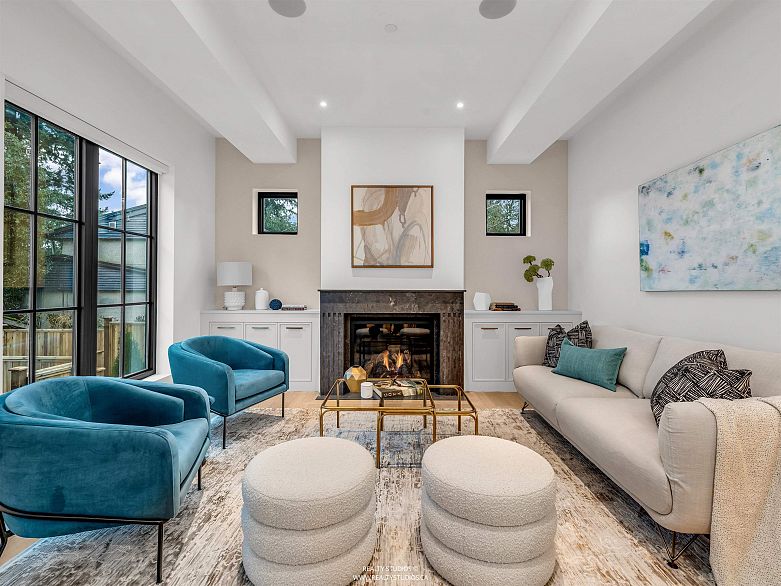 4090 Maple Crescent
