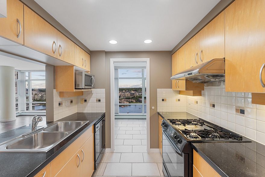 2906 198 Aquarius Mews