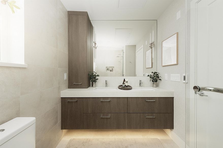 382 W 45th Avenue