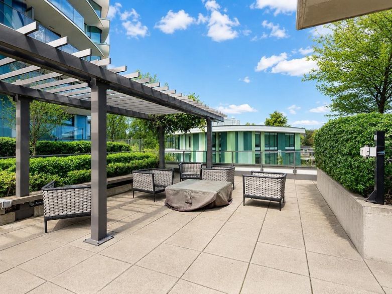 2907 8189 Cambie Street