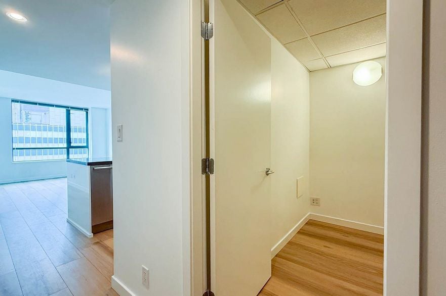 1904 788 RICHARDS STREET, Vancouver BC V6B 3A4