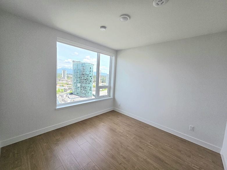 2401 13387 OLD YALE ROAD, Surrey BC V3T 0V6