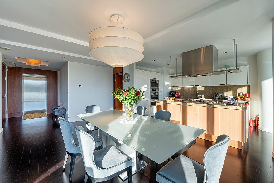 306 1560 Homer Mews