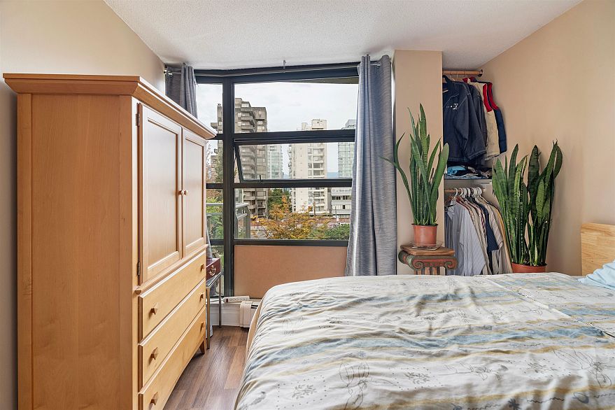 306 1688 Robson Street
