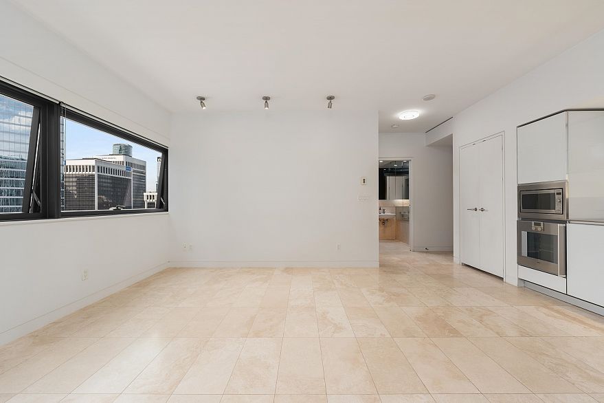 2604 838 W Hastings Street