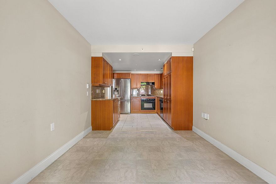 201 638 W 45th Avenue