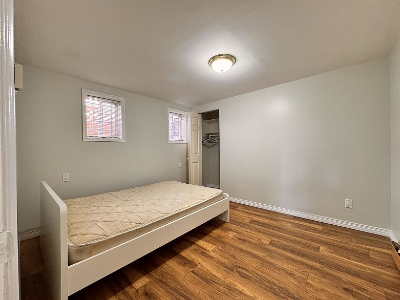 Lower 120 SPRINGER AVENUE, Burnaby BC V5B 3K3
