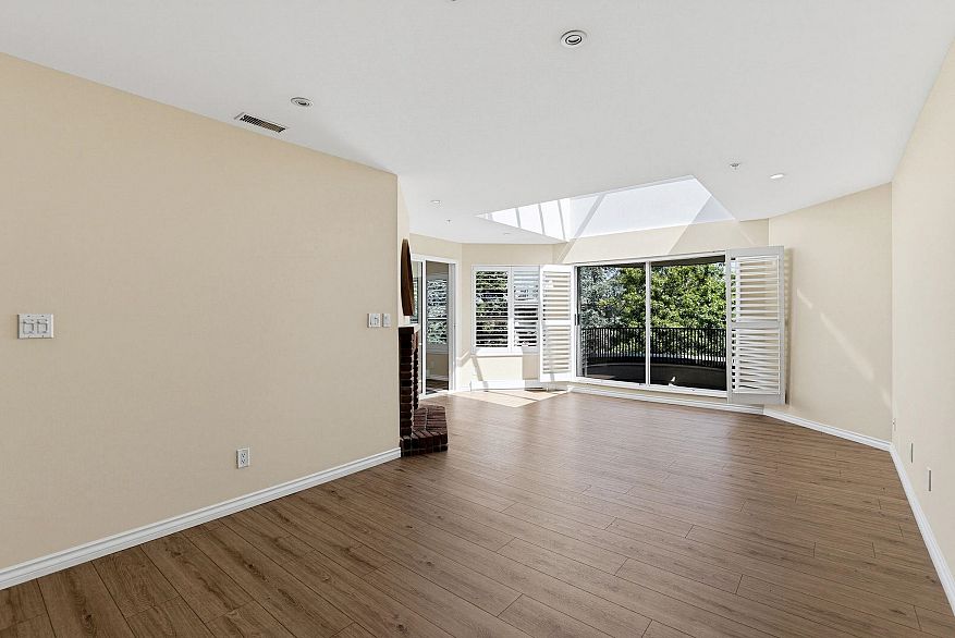 406 525 Wheelhouse Square