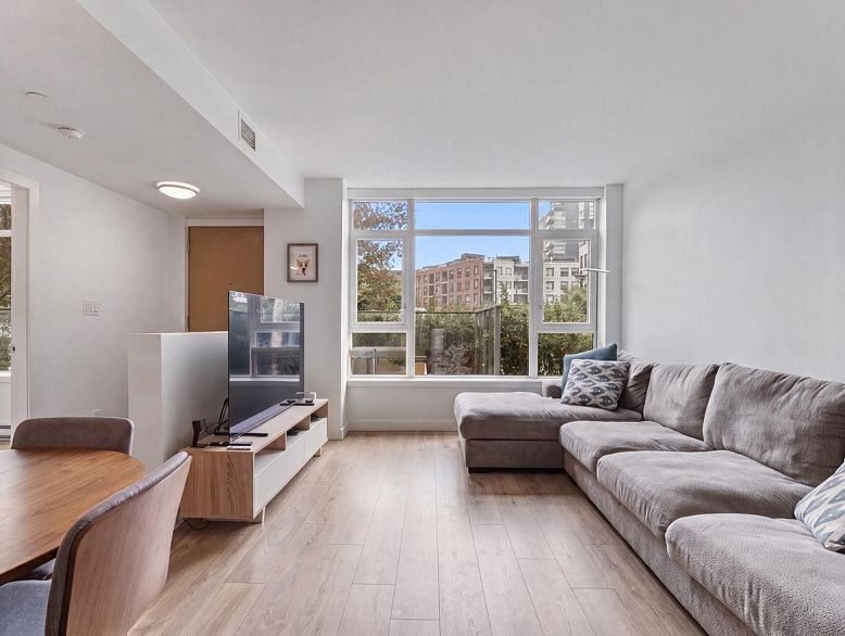 TH112 3565 Sawmill Crescent