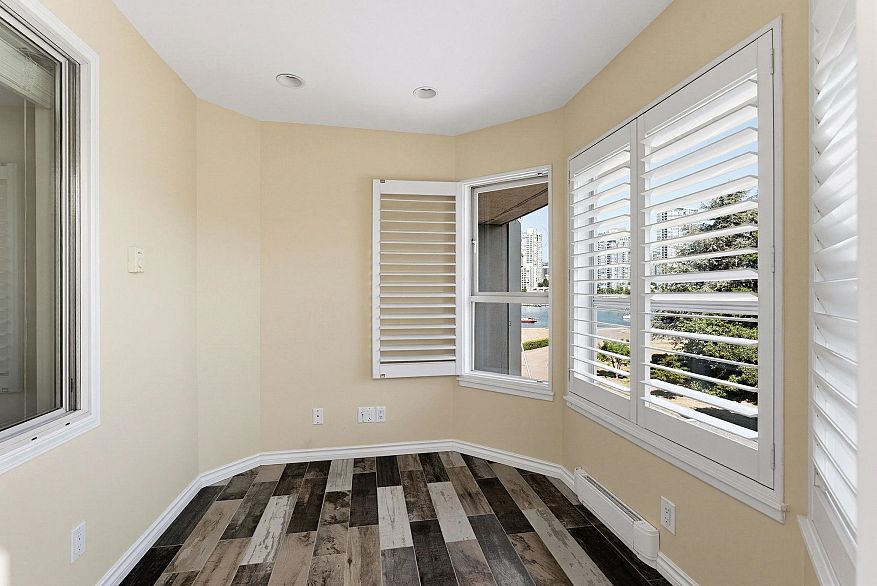 406 525 Wheelhouse Square