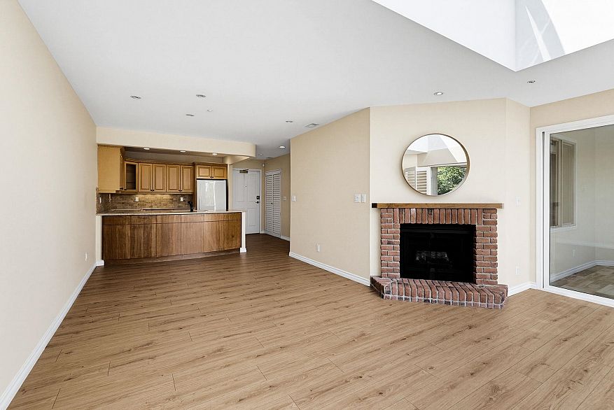 406 525 Wheelhouse Square