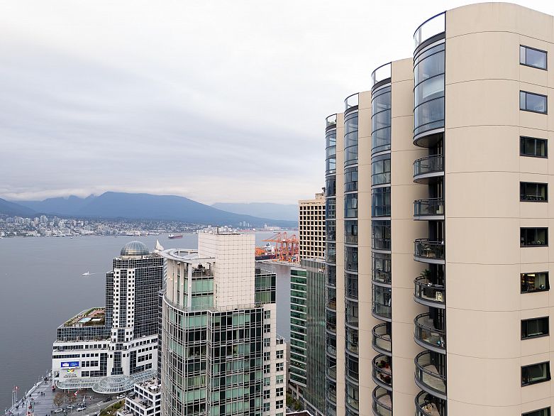 2604 838 W Hastings Street