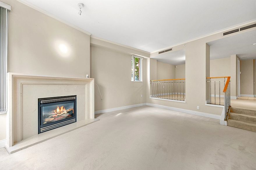 201 638 W 45th Avenue