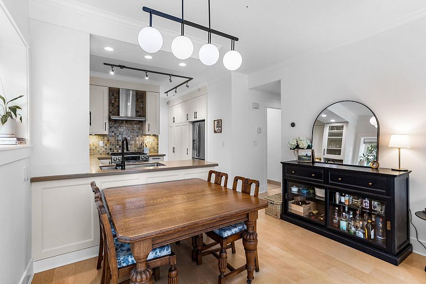 158 W 14th Avenue