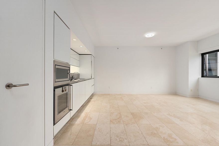 2604 838 W Hastings Street