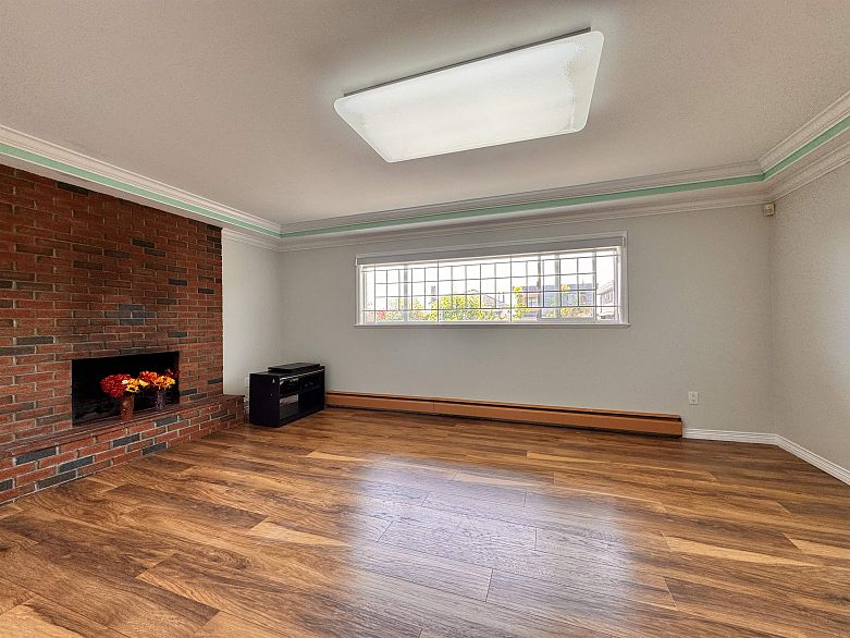 Lower 120 SPRINGER AVENUE, Burnaby BC V5B 3K3