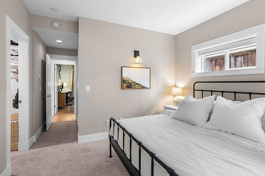 158 W 14th Avenue