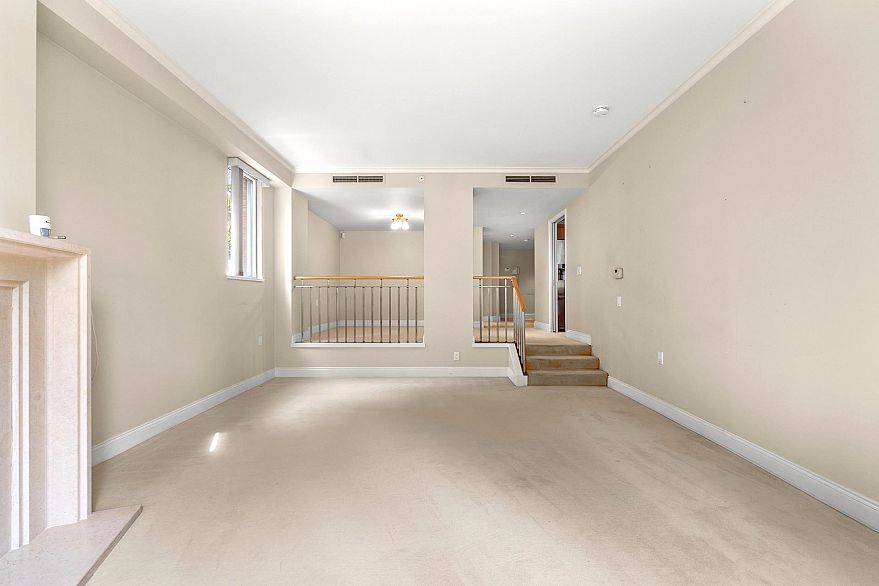 201 638 W 45th Avenue