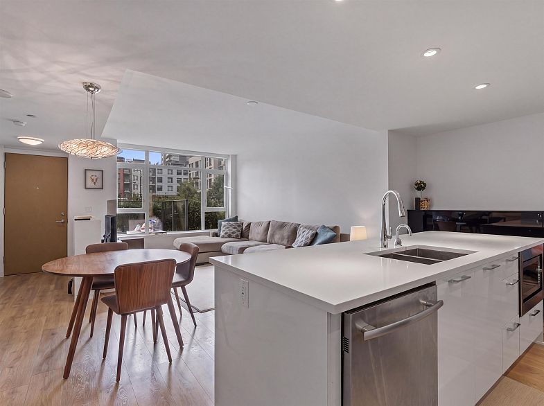 TH112 3565 Sawmill Crescent