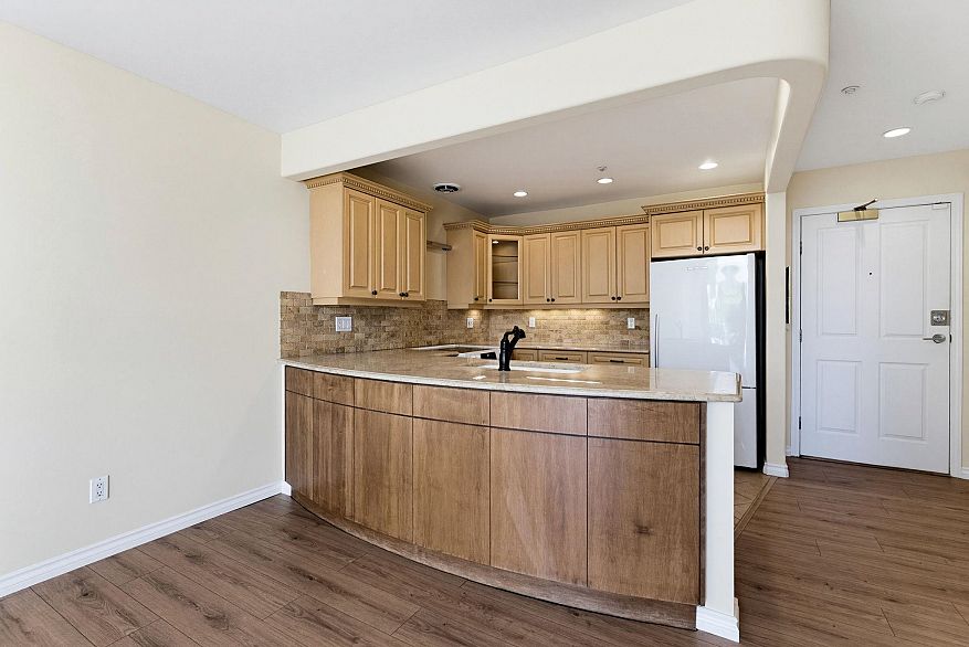 406 525 Wheelhouse Square