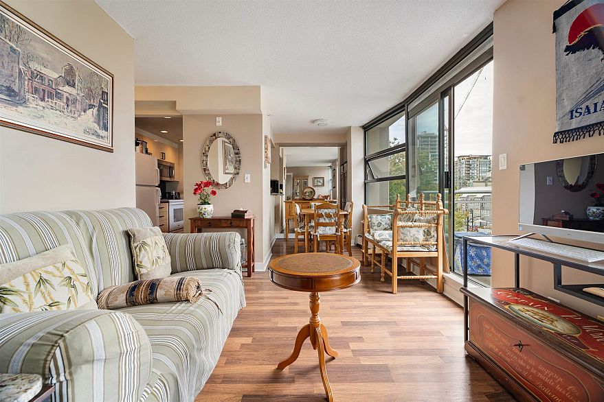 306 1688 Robson Street