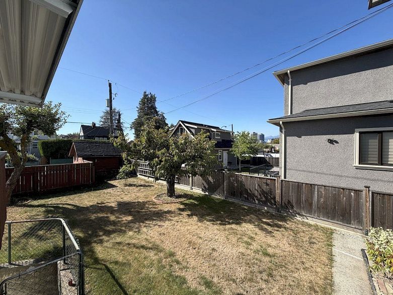 5885 Lincoln Street