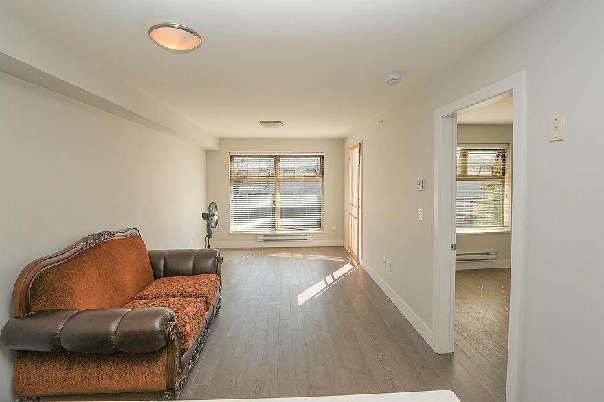 403 2408 E Broadway