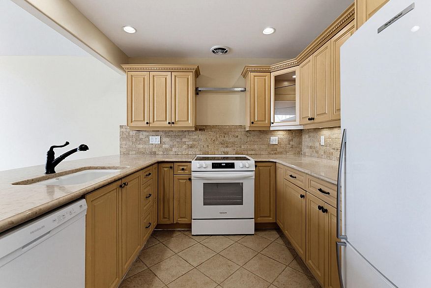406 525 Wheelhouse Square