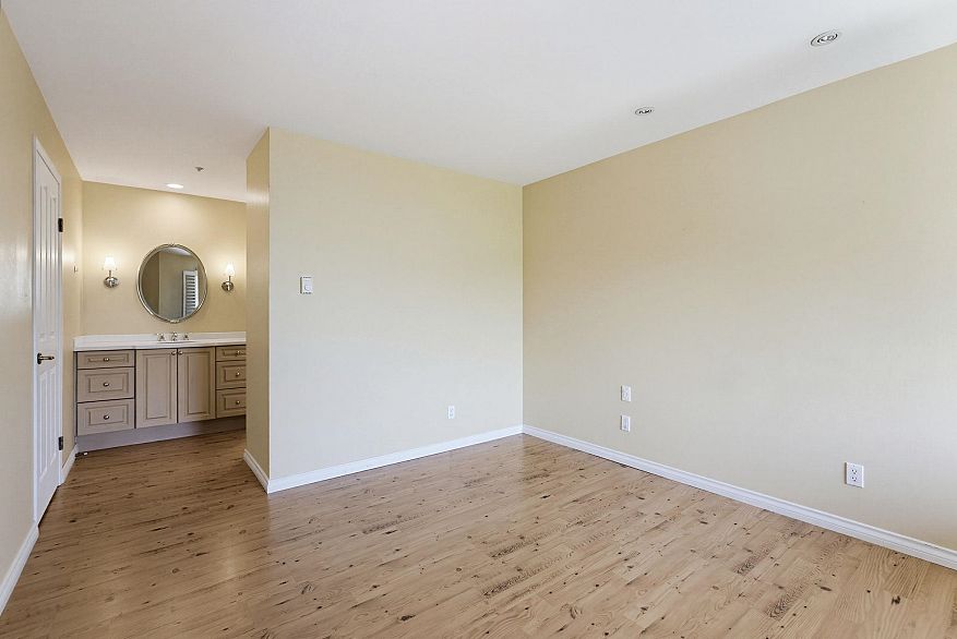 406 525 Wheelhouse Square