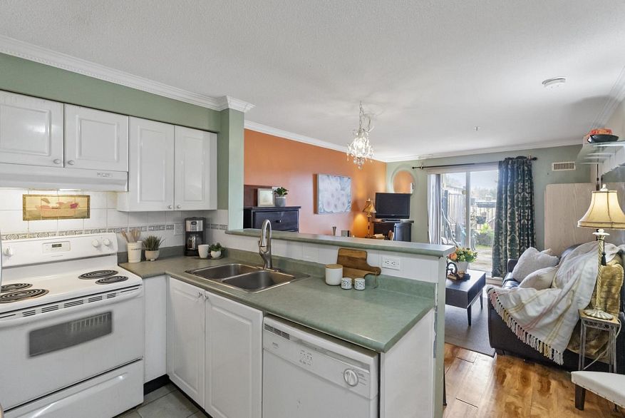 202 868 Kingsway