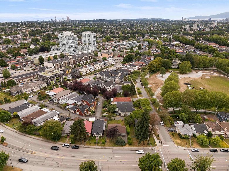 4561 Nanaimo Street