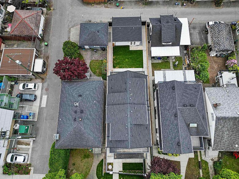 1 182 Ontario Place