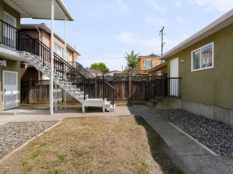 2170 E 28th Avenue