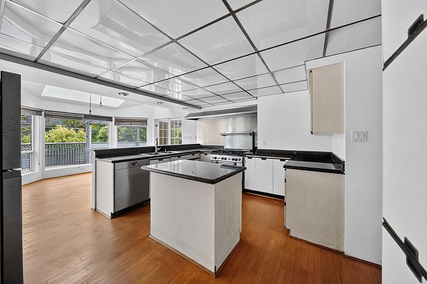 1975 W 18th Avenue