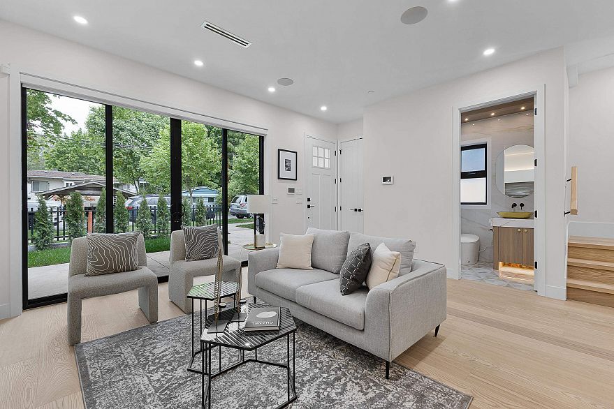 1 182 Ontario Place